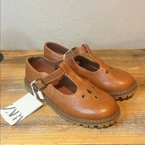 NWT Zara Girls Tan T‑Bar Mary Jane Shoes size 12 1/2